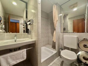 Chambre Simple Deluxe | Salle de bain