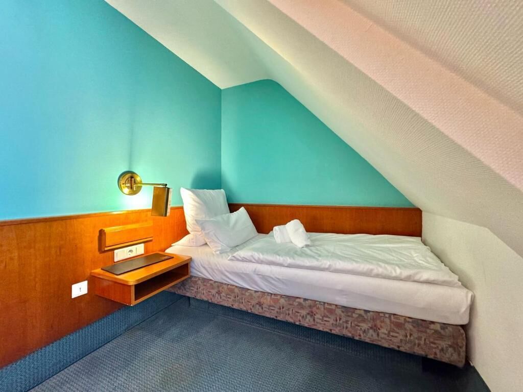 Ropa de cama hipoalergénica y escritorio 