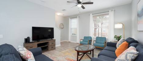 Smart TV, DVD player