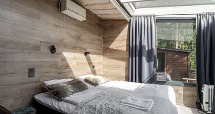 Private & Cozy Suite with lake views