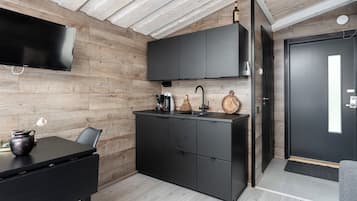 1 bedroom, hypo-allergenic bedding, laptop workspace, free WiFi