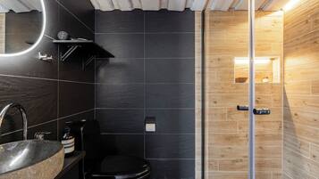 Superior Studio, Lake View | Bathroom | Shower, hair dryer, towels, toilet paper