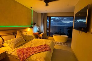 3 habitaciones, escritorio, tabla de planchar con plancha y wifi