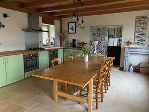 Fridge, microwave, oven, stovetop - Country house (Locronan)