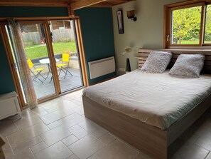 4 soveværelser, skrivebord, strygejern/strygebræt, weekendseng