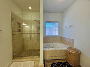 Shower, jetted tub, bidet, towels