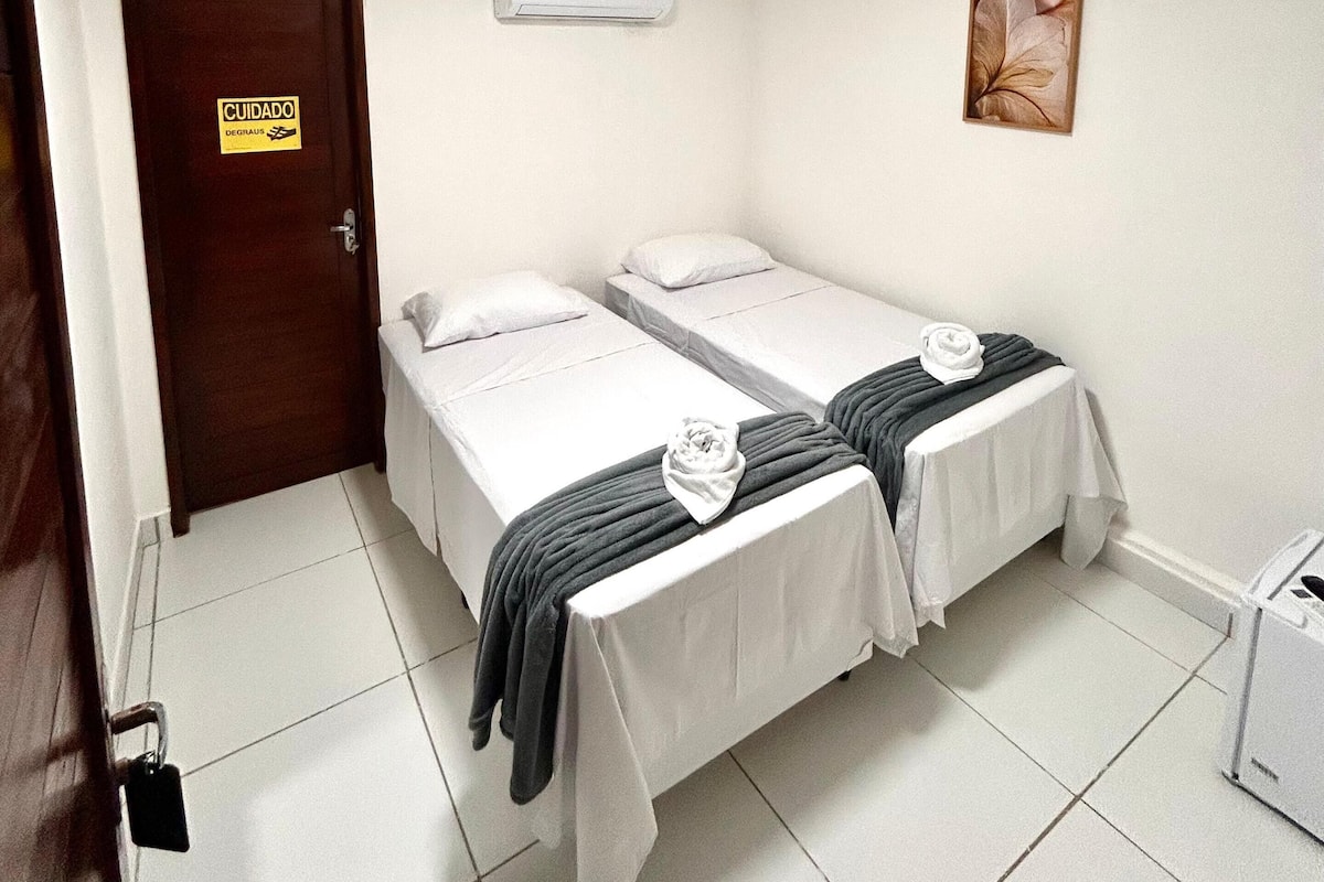 Standard Single Room | 1 bedroom, iron/ironing board, free WiFi, bed sheets