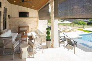 Terrace/patio - Resort Style Escape | Hot Tub, Winery, Golf Access (Spicewood)