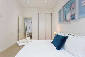 1 habitación, tabla de planchar con plancha, wifi y ropa de cama