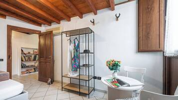 3 bedrooms, in-room safe, iron/ironing board, free WiFi