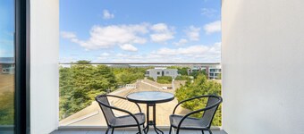 Sophisticated Kingston Retreat Near Foreshore