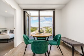 Dining - Sophisticated Kingston Retreat Near the Foreshore (Kingston)