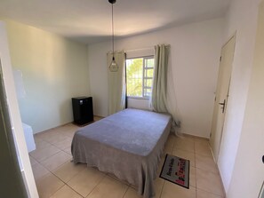 1 chambre, bureau, espace de travail pour ordinateur portable