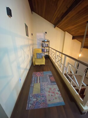 1 chambre, bureau, espace de travail pour ordinateur portable