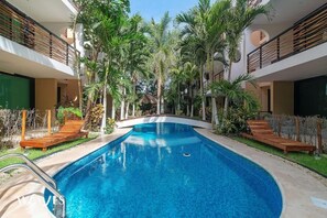 Outdoor pool - 2 Br. Luminous and Spacious Pool View Apt (Tulum)