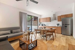 Condo, Multiple Beds, Pool Access, Pool View (ZTP05(Propietarios)) | Living area