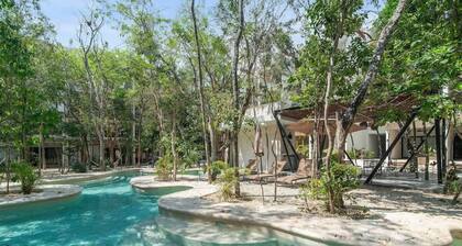 Spacious Loft W/garden View Pool + Jacuzzi GYM
