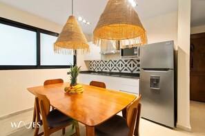 Lägenhet - 1 kingsize-säng - utsikt mot trädgården (Nook Tulum 202C T5) | 1 sovrum, individuell inredning, unika möbler och sängkläder