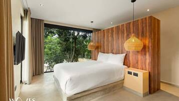 1 bedroom, individually decorated, individually furnished, bed sheets