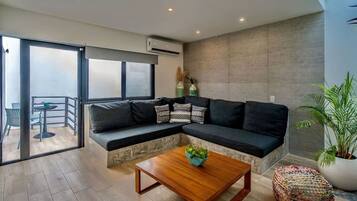 Villa, Multiple Beds, Pool Access, Pool View (Navio Tulum Edificio) | Living area