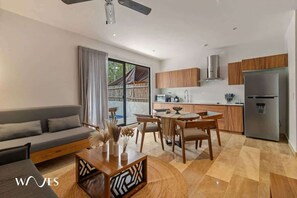 Condo, várias camas, acesso à piscina, vista para a piscina (ZT Premium 05) | Área de estar