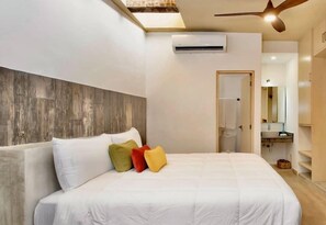 3 bedrooms, individually decorated, individually furnished - 3br. Exclusive TH W/spacious Roof & Private Pool (Tulum)