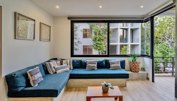 Living area - 3br. Exclusive TH W/spacious Roof & Private Pool (Tulum)