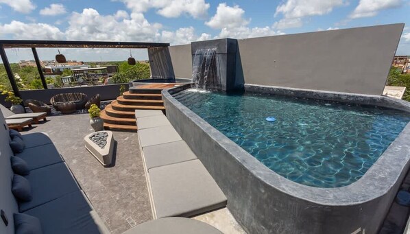 Outdoor pool - 1 Br. W/park Views in Condo W/gym + Sauna + Steam (Tulum)