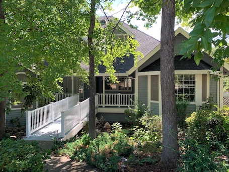 Exterior. Newly renovated spacious home near Folsom Lake
