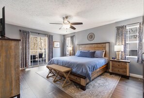 2 quartos, ferros/tábuas de passar roupa, roupa de cama