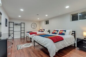 5 Schlafzimmer, Schreibtisch, Bügeleisen/Bügelbrett, kostenloses WLAN