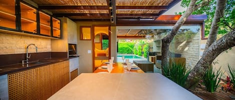 Deluxe House | Outdoor dining