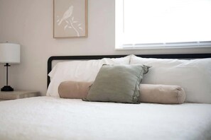 3 chambres, fer et planche à repasser, lit parapluie, Wi-Fi gratuit