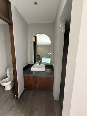 Classic Double Room | Bathroom