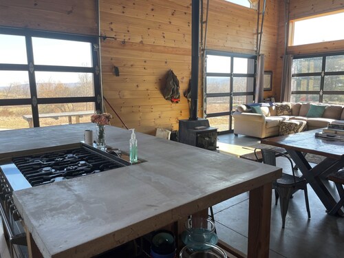 Off-Grid Experience in Bainbridge Ohio.  Close to lakes and trails.