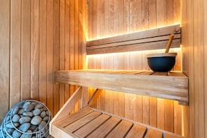 Free toiletries, towels, soap, shampoo - Luxury 2BD apartment in City Center (Tallinn)