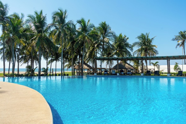 3 albercas al aire libre