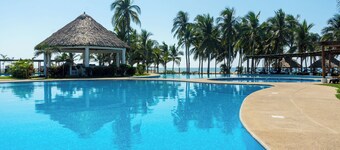 บ้านสำหรับครอบครัวพร้อมสระว่ายน้ำ 10 นาทีจากสนามบิน