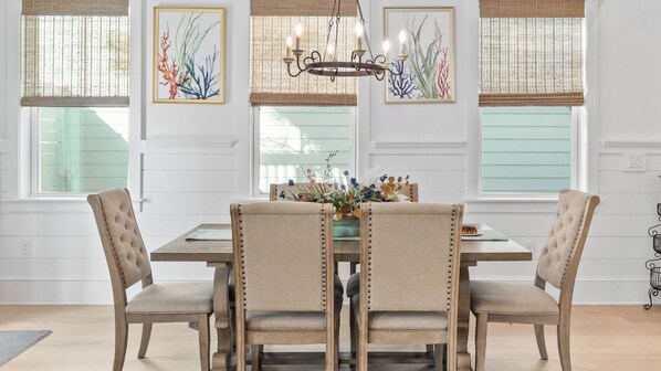 House (4 Bedrooms) | Interior