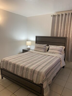 1 chambre, fer et planche Ă repasser, Wi-Fi gratuit, draps fournis