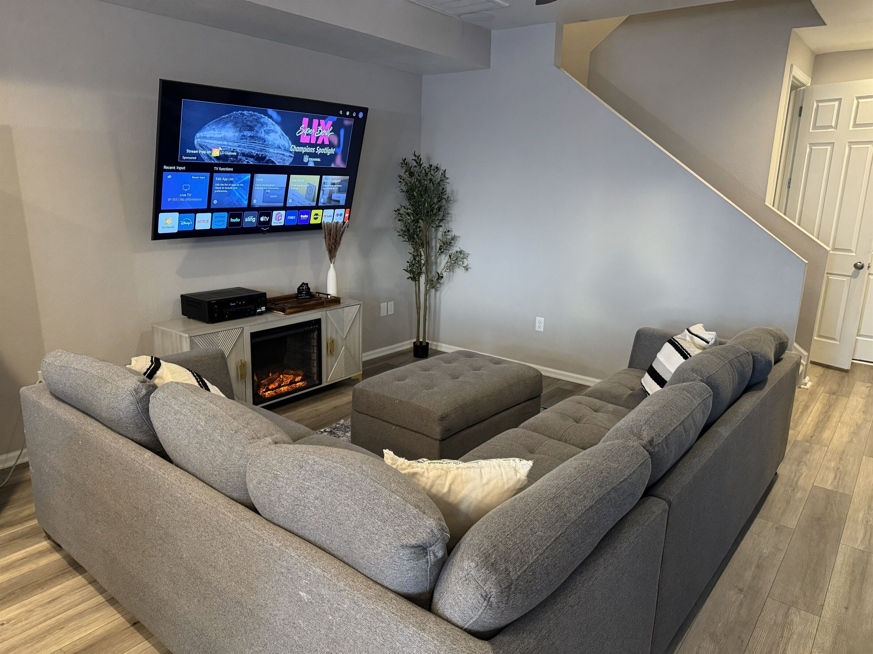 Smart TV, fireplace, stereo