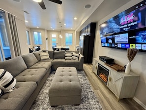 TV, fireplace