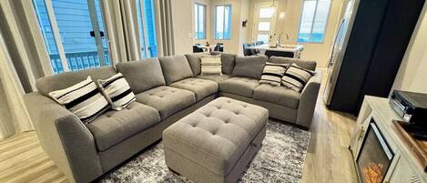 Smart TV, fireplace, stereo