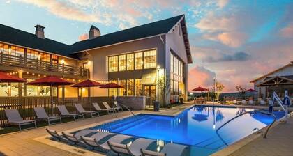 Landing | Modern 1BD, Game Room, Pool