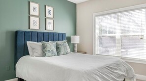 1 habitación, escritorio, tabla de planchar con plancha y wifi 