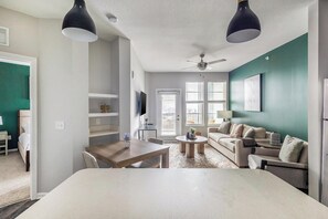 Smart TV - Landing | Chic 1BD, Yoga Studio, Pool (Park Hills)