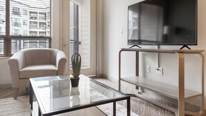 Smart TV - Landing | Beautiful 1BD, Gym, Courtyard (St. Louis)