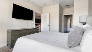 1 bedroom, desk, iron/ironing board, WiFi