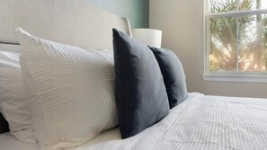 2 Schlafzimmer, Schreibtisch, Bügeleisen/Bügelbrett, WLAN