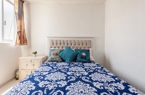 2 bedrooms, iron/ironing board, WiFi, bed sheets